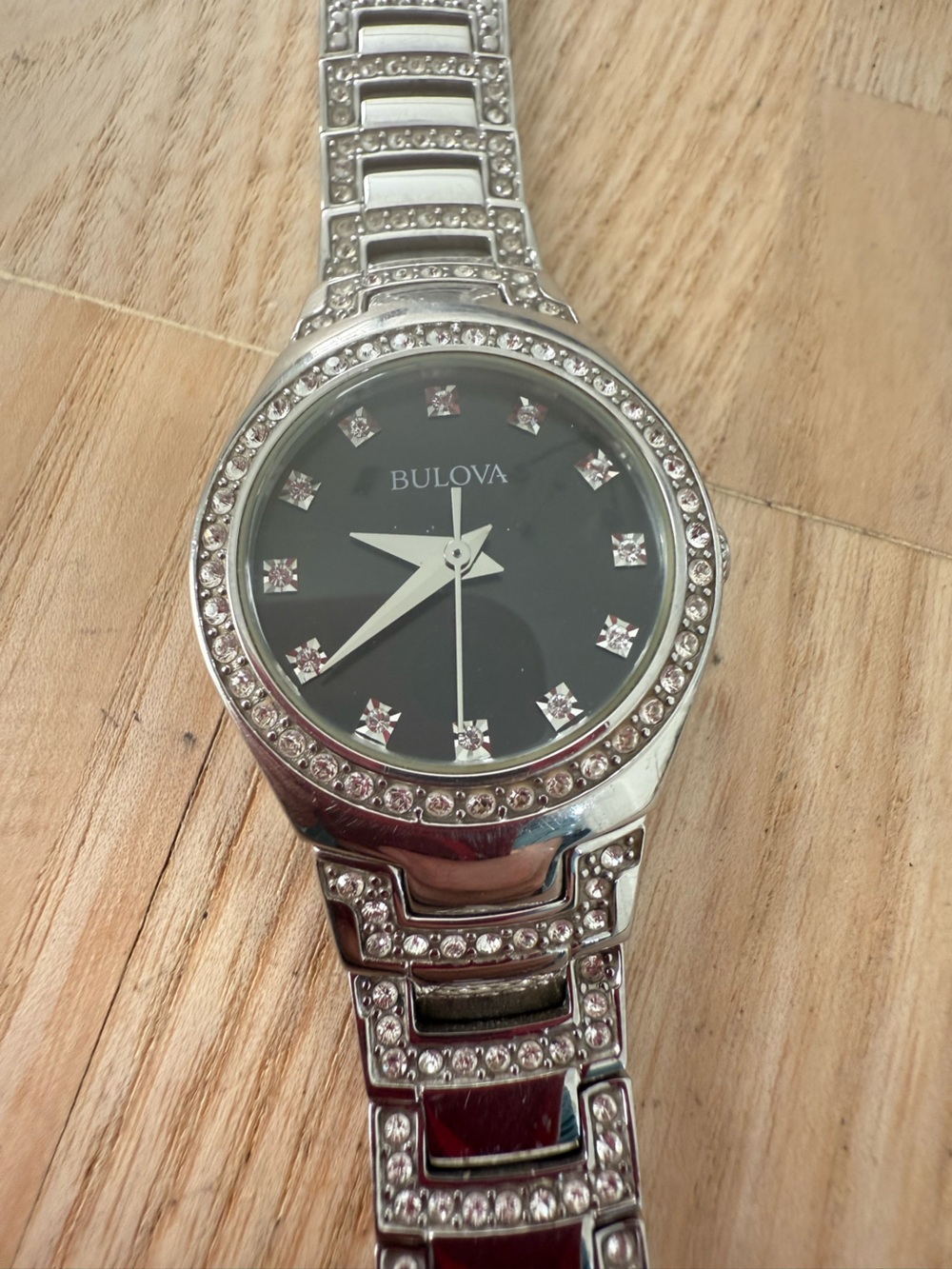 Bulova ladies 96L170 black dial silver tone watch NEW BATTERY